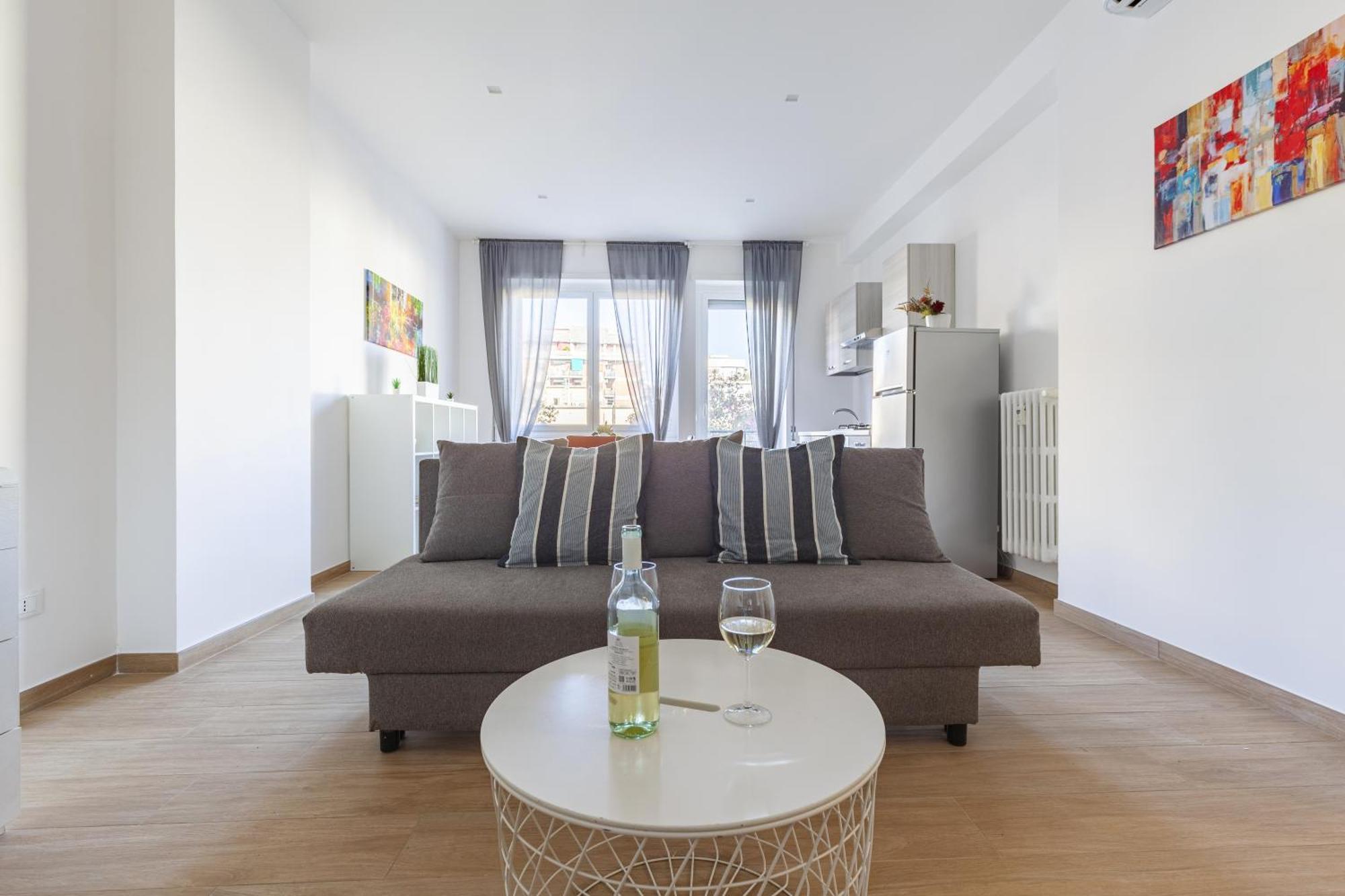 Apartment Hostly-libia Light Lodge-10min Metro To Colosseum *